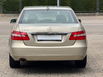 Mercedes E 250 - 10
