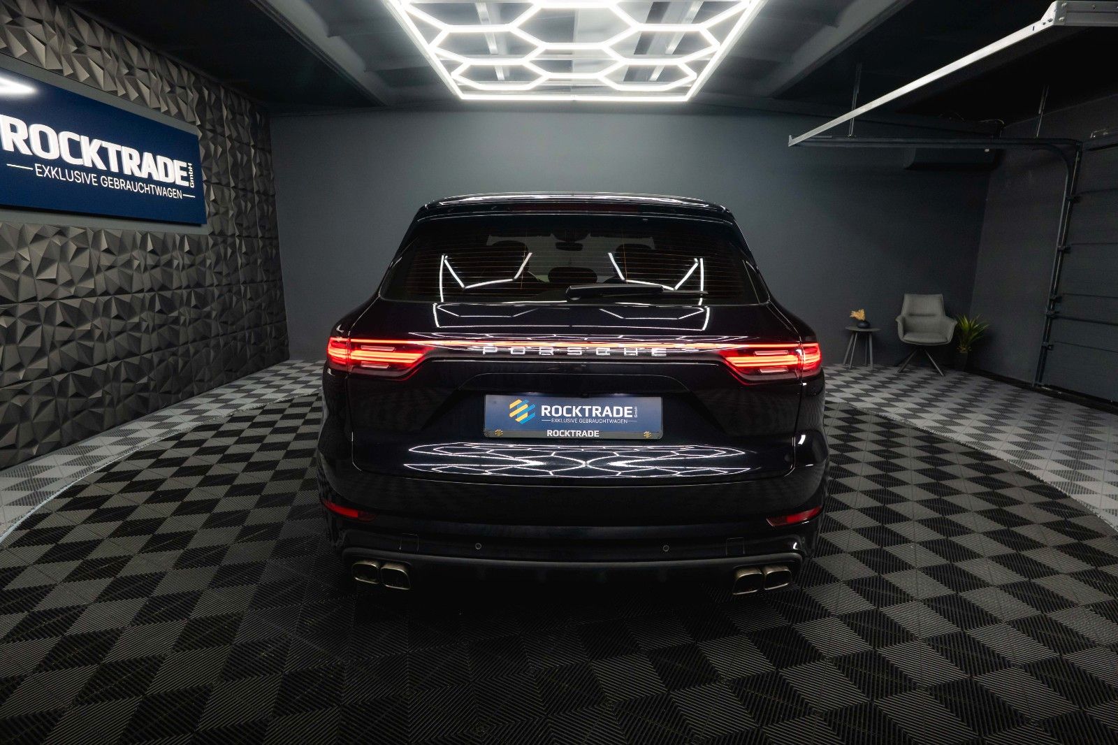 Fahrzeugabbildung Porsche Cayenne Turbo V8 Sport Chrono Black *ACC*LED*