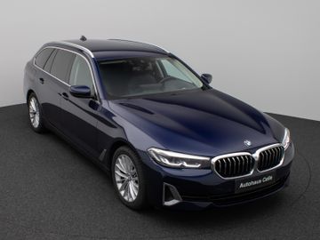 Fahrzeugabbildung BMW 520d xD Luxury Line Kamera HUD DAB HiFi DisplKey
