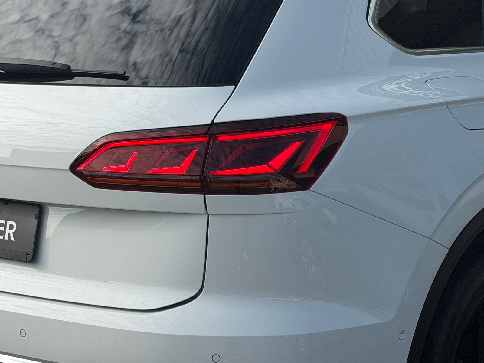 Fahrzeugabbildung Volkswagen Touareg SPORT/ 4Motion/VIRTUAL/AMBIENT/360''KAM