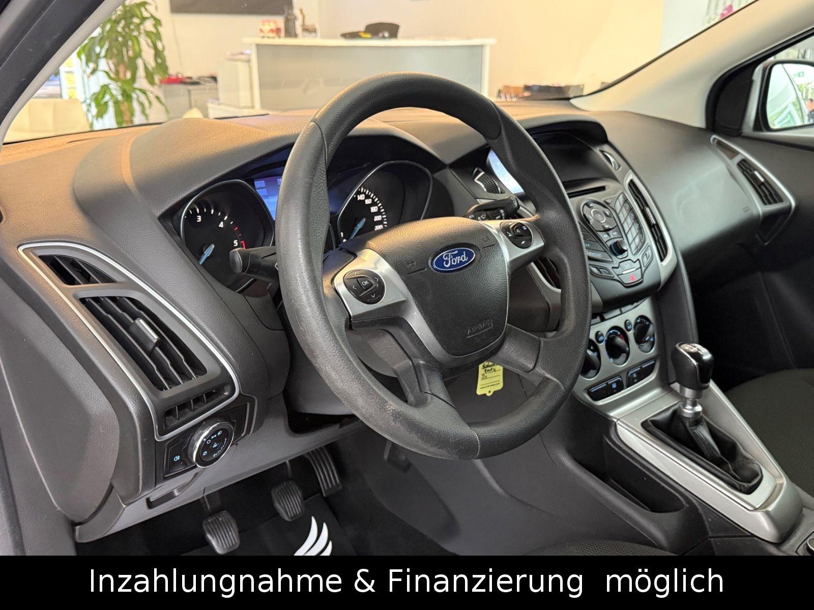 Ford Focus 2014 — photo 8