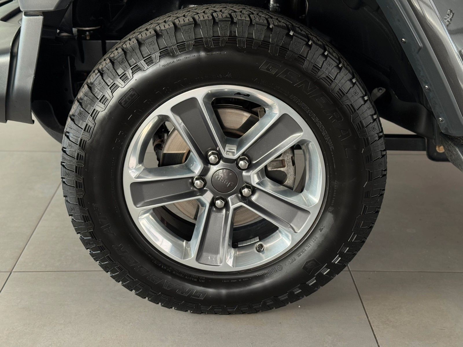 Fahrzeugabbildung Jeep Wrangler Unlimited 2.0 T-GDI Sahara "Di.-Sperre"