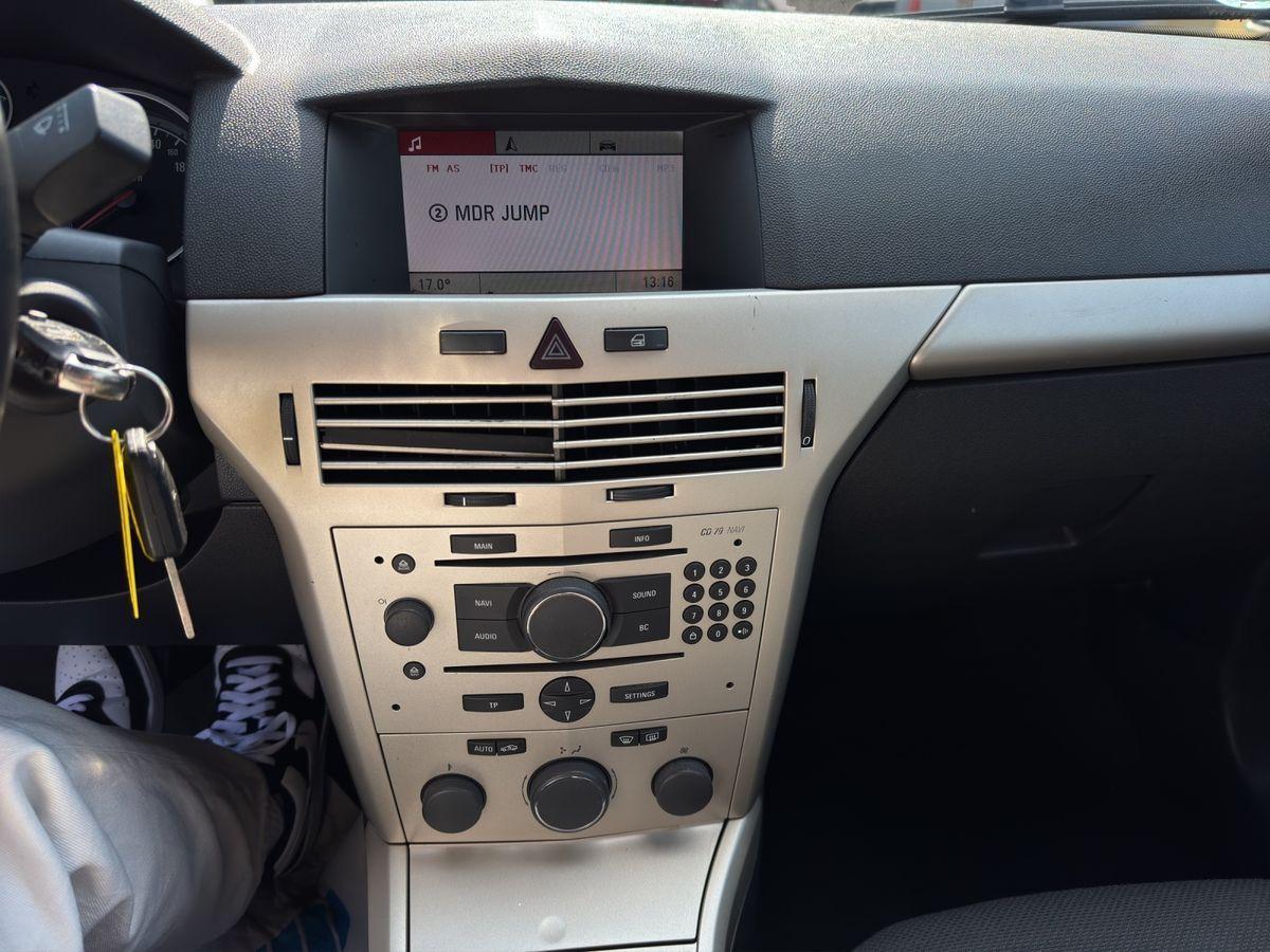 Opel Astra 2007 — photo 13