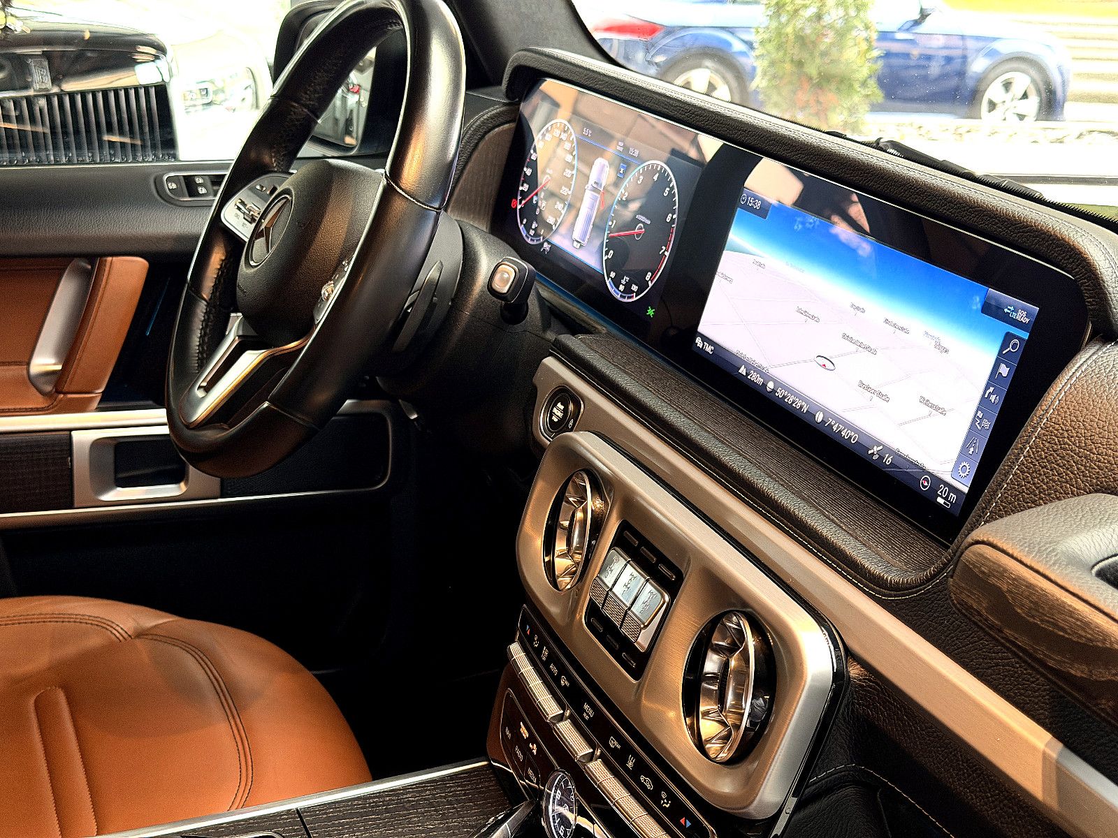 Fahrzeugabbildung Mercedes-Benz G 500 /AMG/22''ALU/AMBIENTE/360°KAM/STANDHEIZUNG