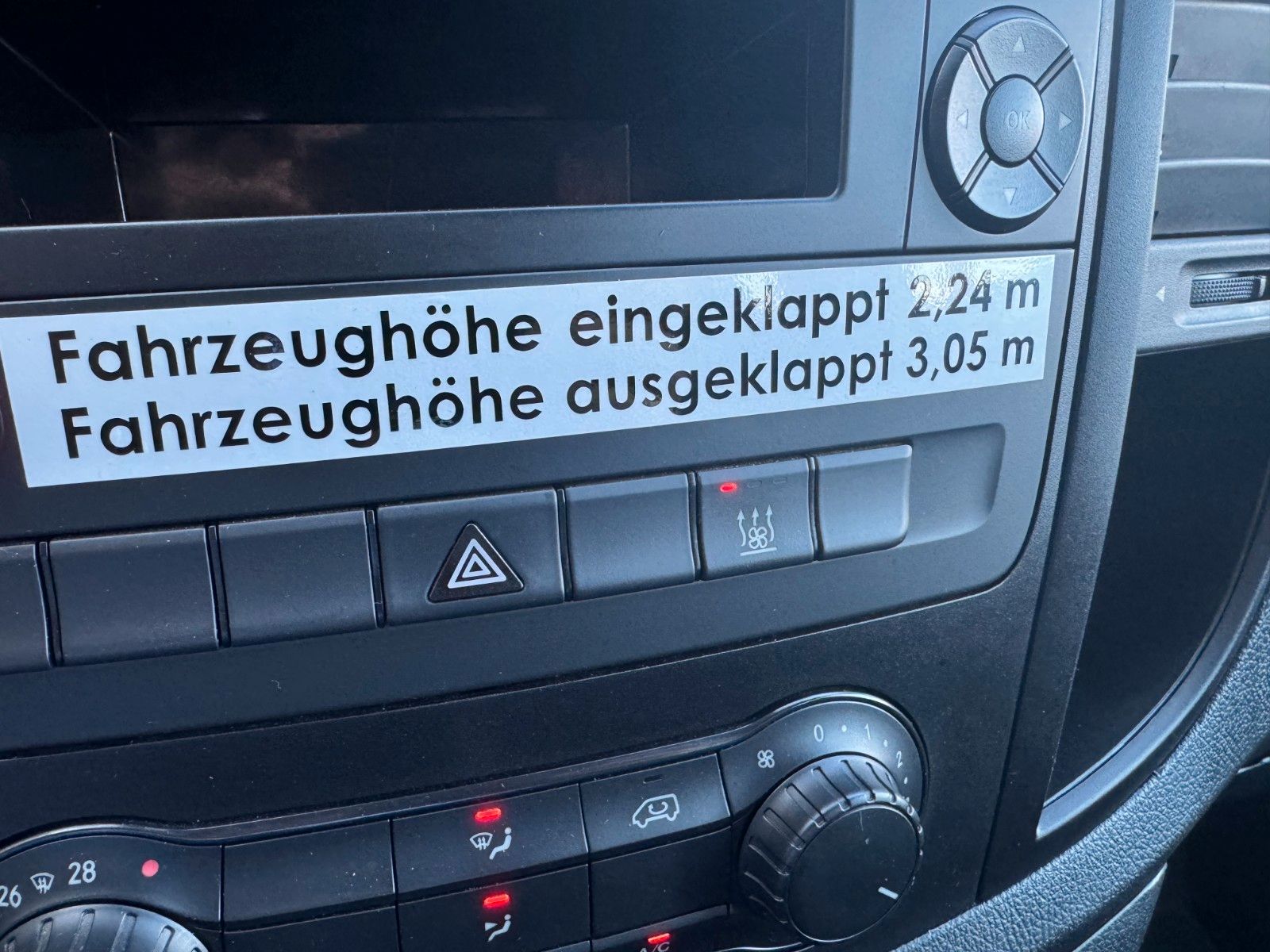 Fahrzeugabbildung Mercedes-Benz Vito 111 CDI Tourer Begleitfahrzeug BF3+ / WVZ