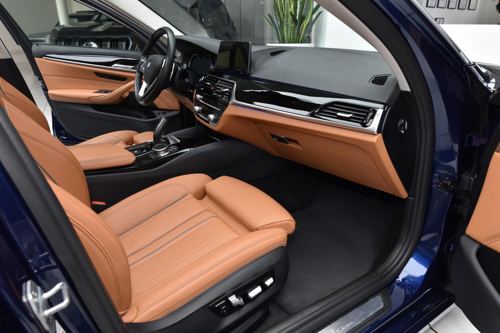 BMW 530D 3.0 265ch SPORT LINE - HUD - CUIR - TOIT PANORAMIQUE - CHAUFFAGE AUXILIAIRE