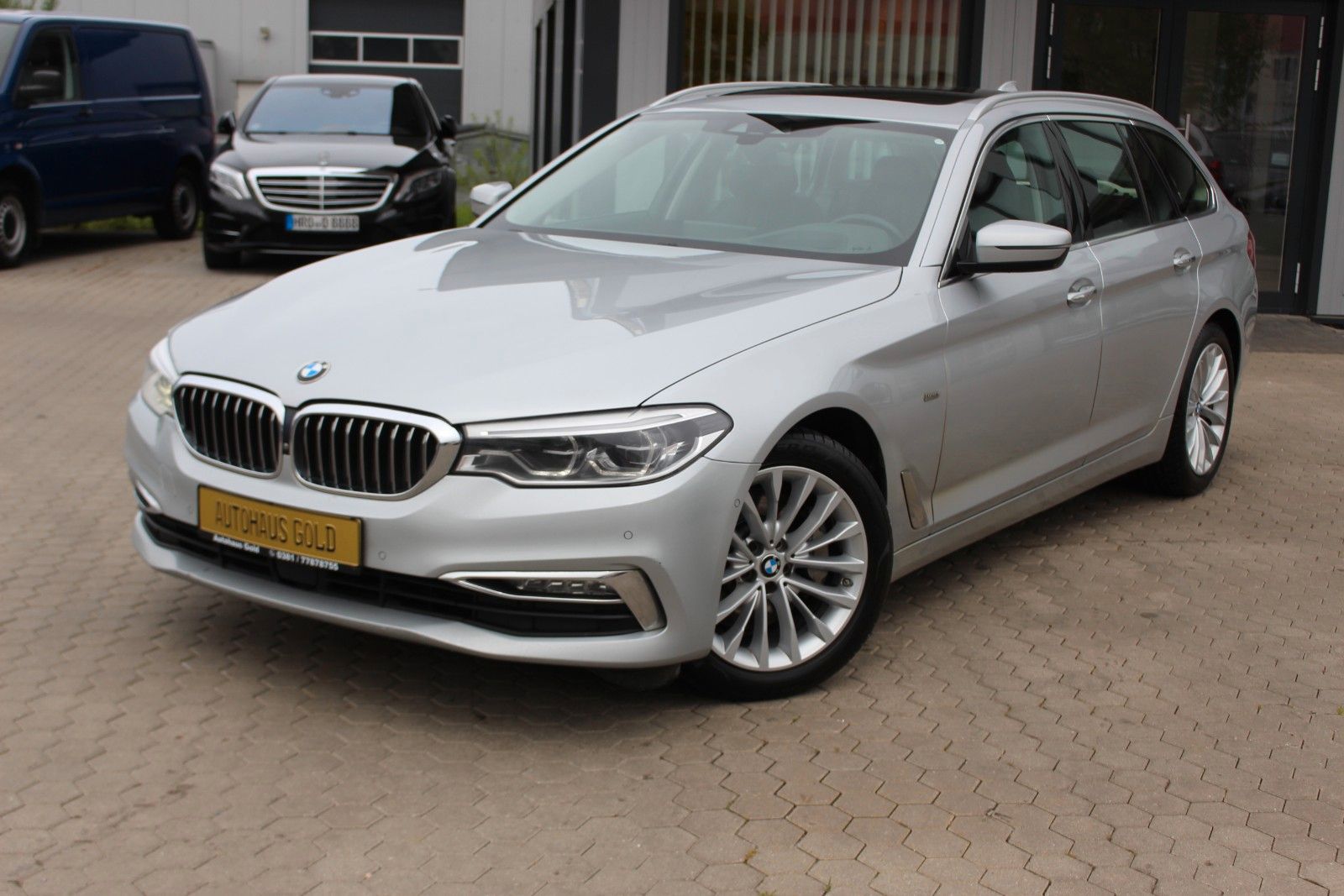 BMW 530 5 Touring 530 d Luxury Line/Pano/Tüv 08.2027