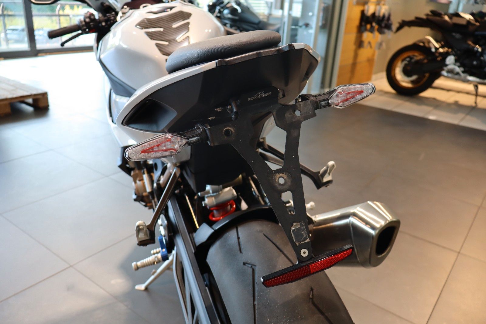 Fahrzeugabbildung BMW S1000RR mit Schmiederäder & M-Fußrastenanlage