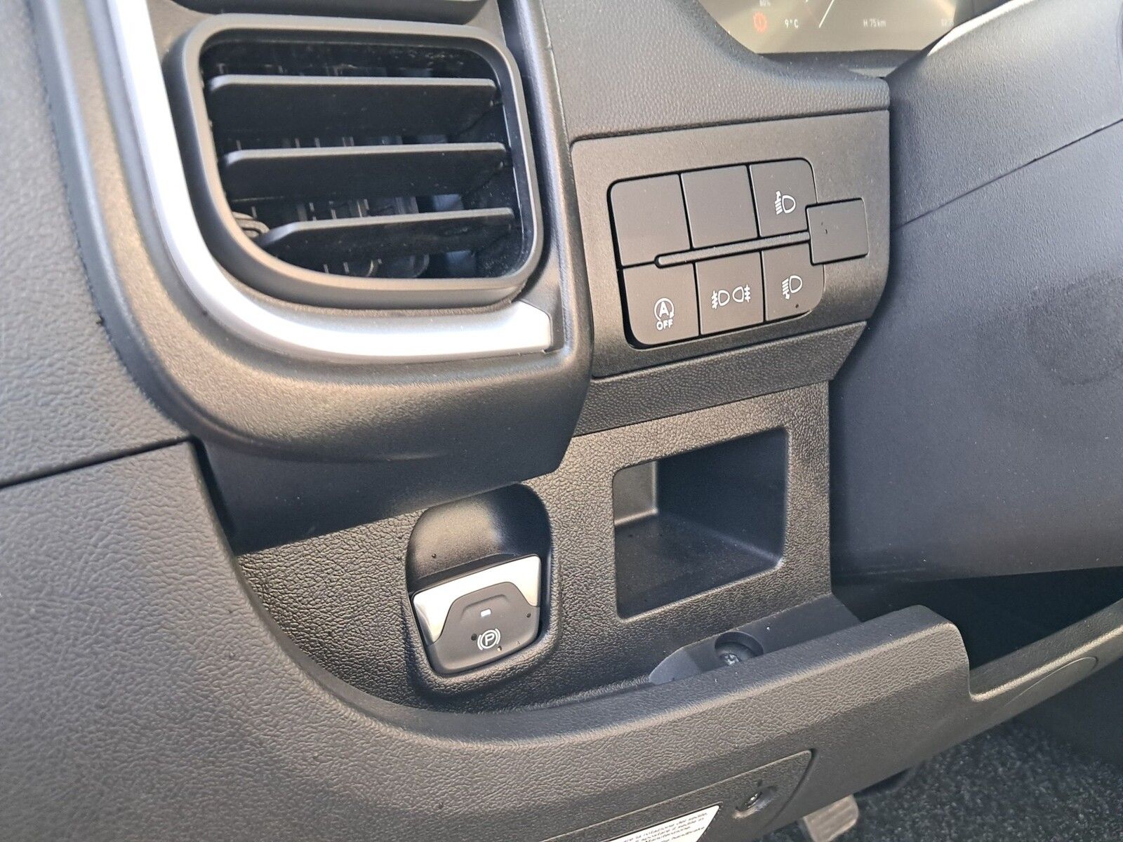 Fahrzeugabbildung Eura Mobil Van V 635 EB Automatik, 180 PS, Fahrassistenz
