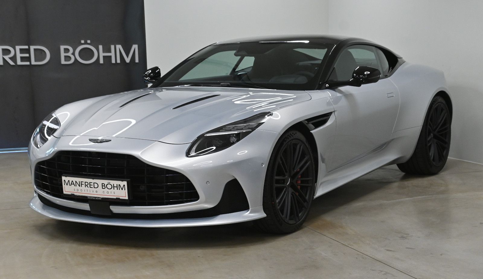 Aston Martin DB-12 Coupe