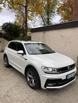 Volkswagen 2.0TSI DSG 4MOTION Highline R-LINE - VW Tiguan Gebrauchtwagen in Bonn