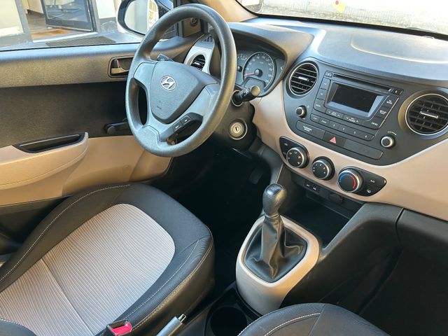 Fahrzeugabbildung Hyundai i10 +NaviZB+AllwetterRäder+Klima+Servo+USB