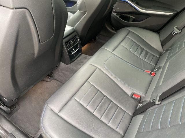 Fahrzeugabbildung BMW 340 i M xDrive Mild-Hybrid Autom. AHK, Panoramad