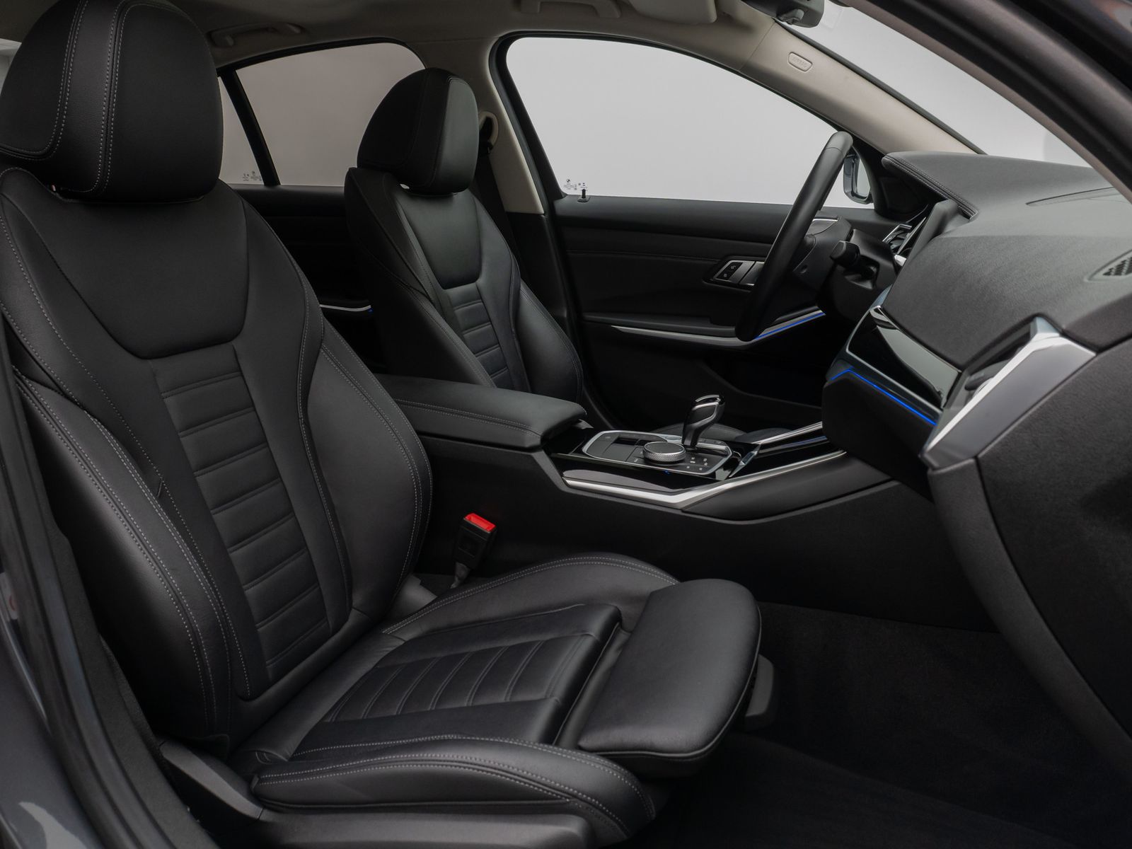 Fahrzeugabbildung BMW 320i xD Luxury Line El.Glasdach Kamera HiFi AHK