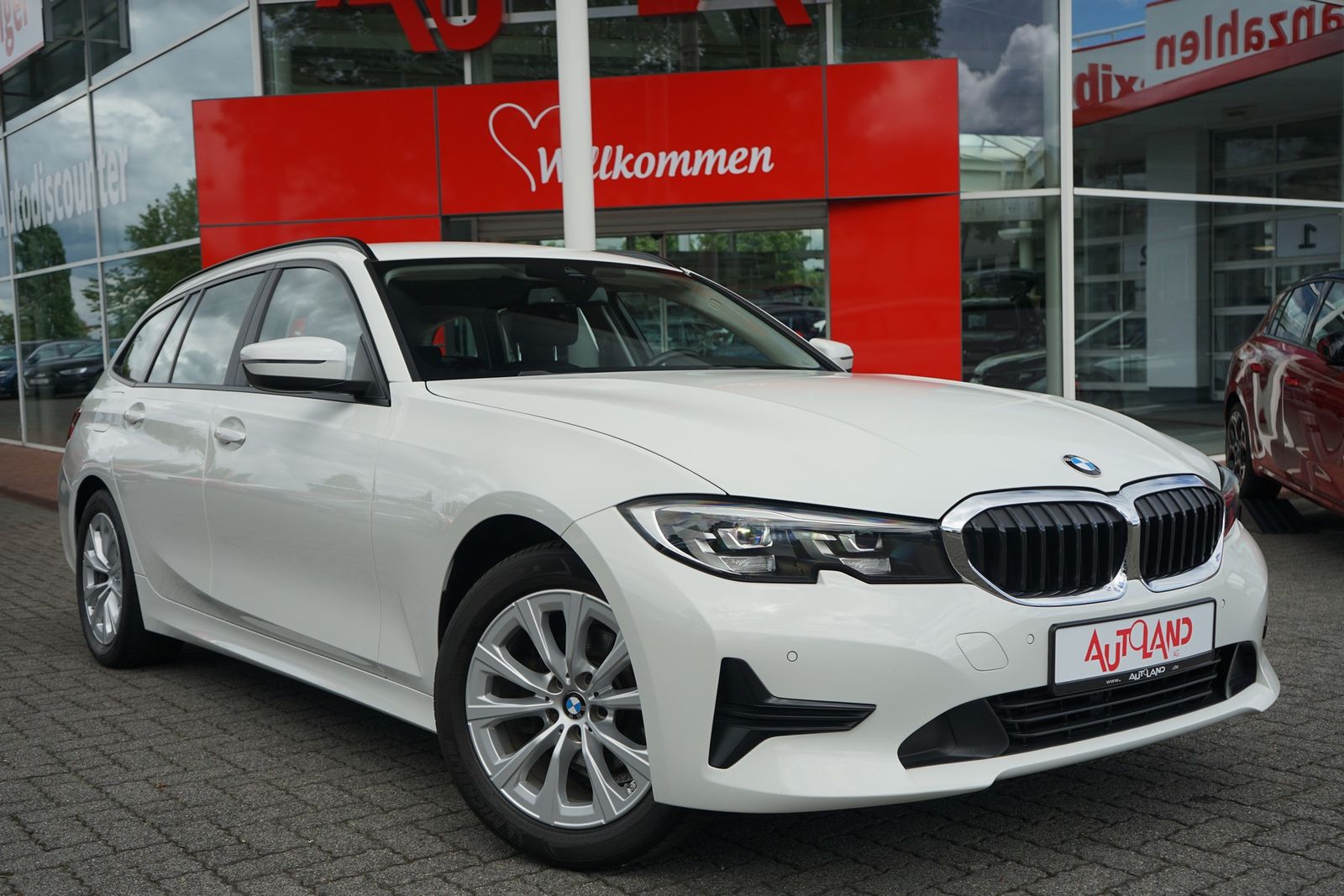 BMW 318i Advantage Aut. LED Navi Totwinkel Keyless foto 2