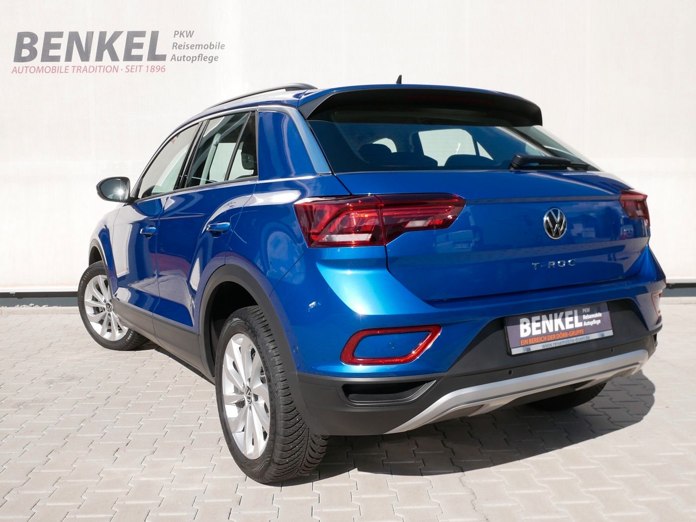 Fahrzeugabbildung Volkswagen T-Roc 1.5 Life NEU40T Standheiz SHZ LED Klimaaut
