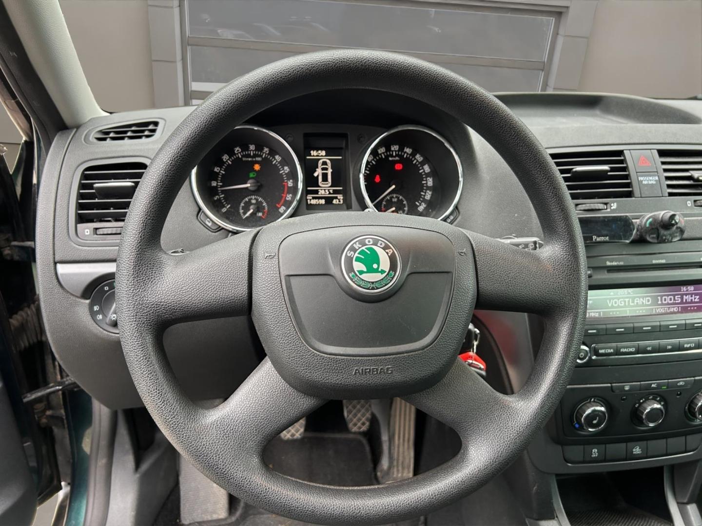 Skoda Yeti Active Plus 2.0 TDI 110 ch • 4x4 • BVM6 • Sièges chauffants