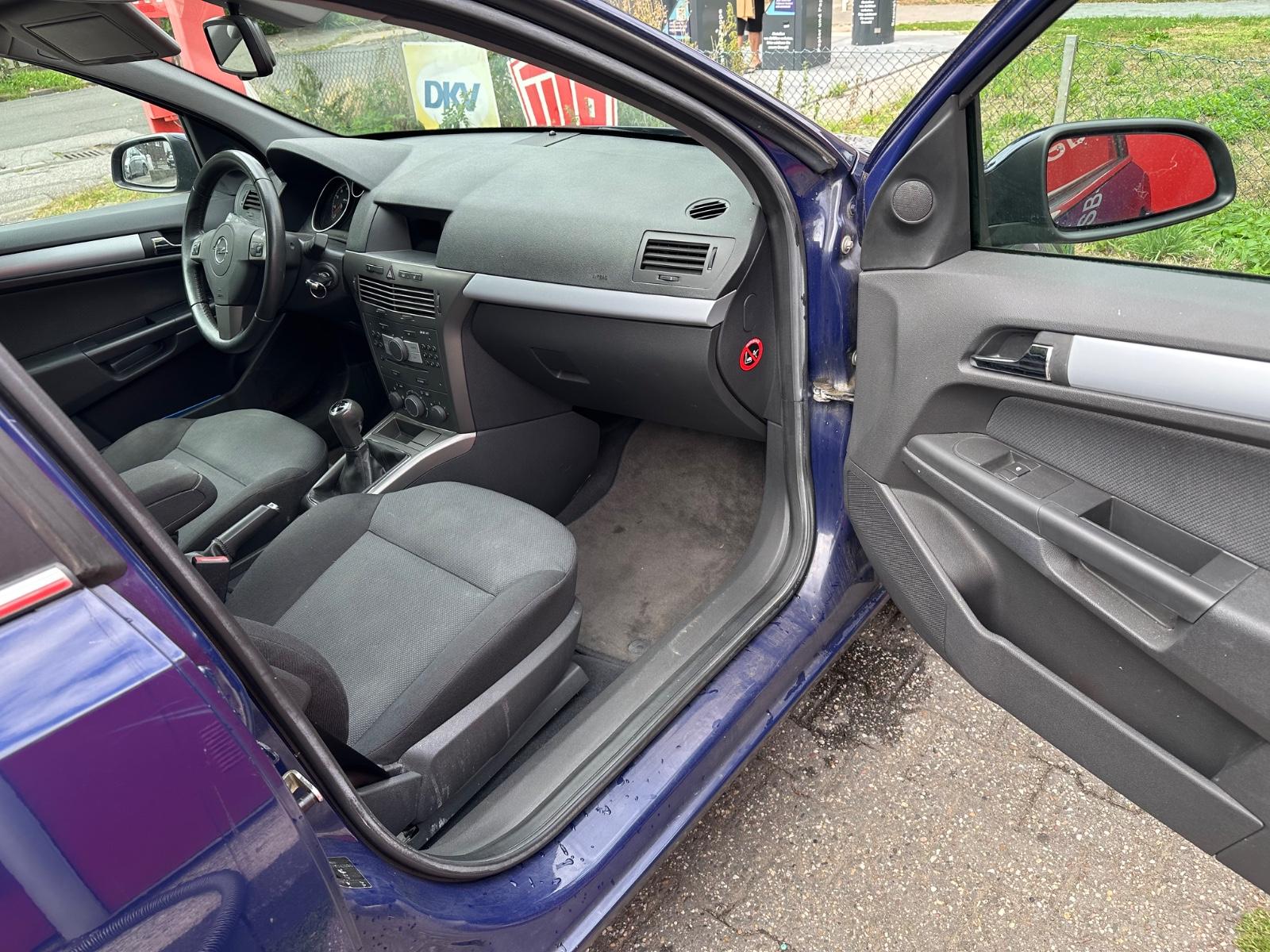 Opel Astra 2006 — photo 7