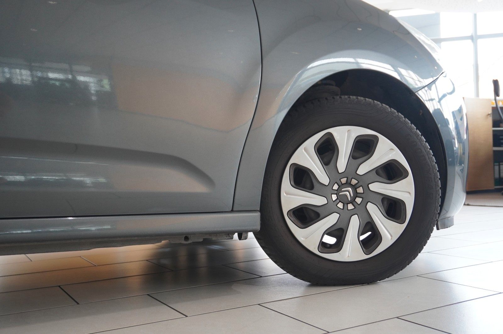 Fahrzeugabbildung Citroën C3 PureTech 1.2 SELECTION KLIMA/PDC/TEMP./USB