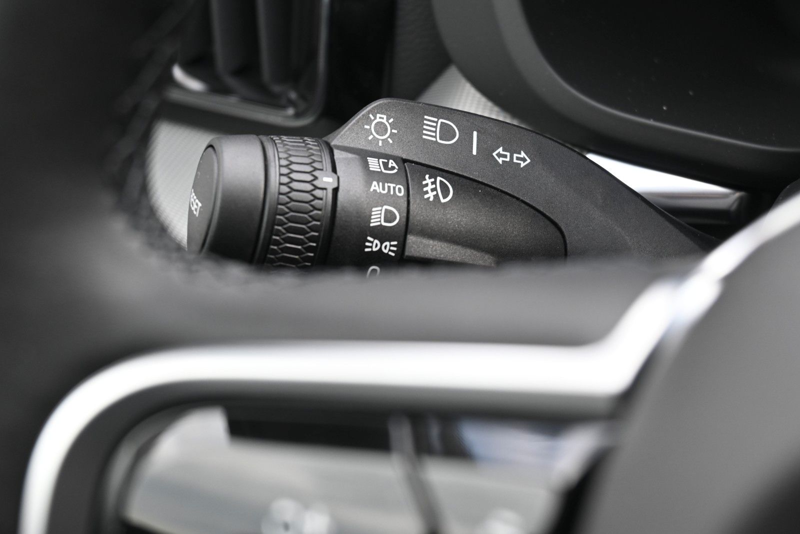 Fahrzeugabbildung Volvo XC60 B5 AWD Ultra Black Edition*LED*PANO*360*B&W