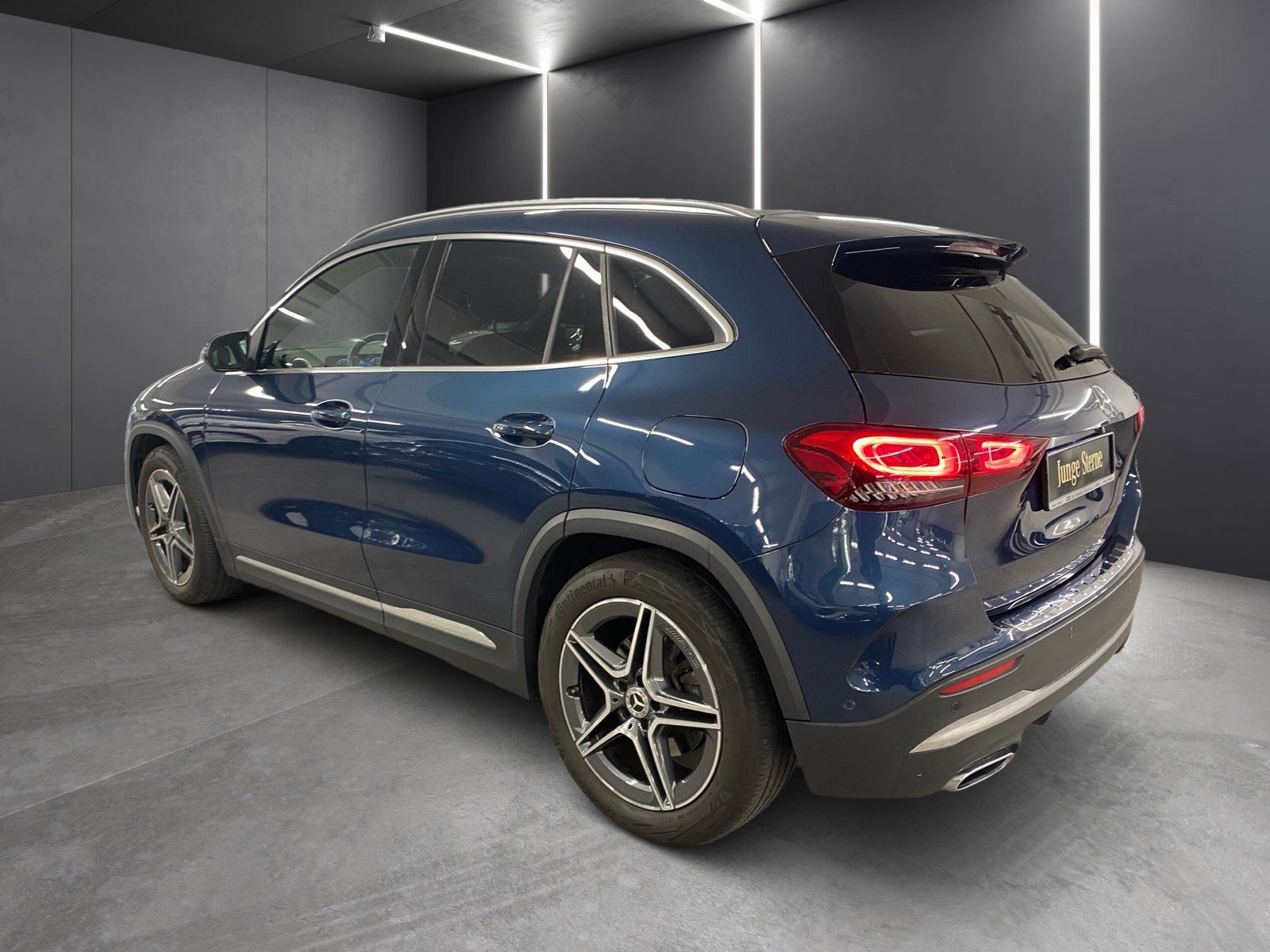 Fahrzeugabbildung Mercedes-Benz GLA 250 4M AMG*AHK*Pano*Totwinkel*Kam*Easy-Pack*