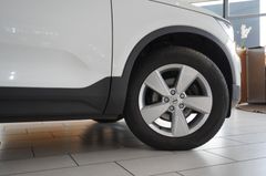 Fahrzeugabbildung Volvo XC 40 T3 MOMENTUM NAVI/LED/KAMERA/VIRT./DAB/AHK