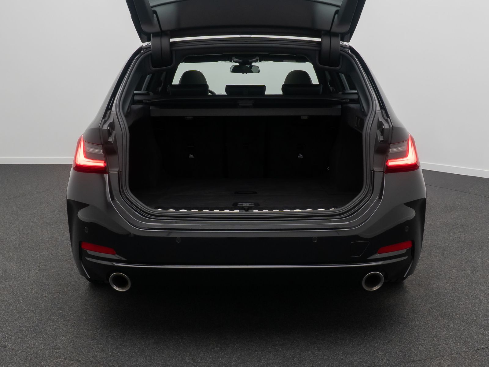 Fahrzeugabbildung BMW 330i Panoram Kamera HUD DAB H/K Komfort Alarm