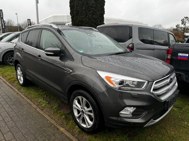 Ford Kuga Titanium mit Winter-Paket