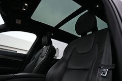 Fahrzeugabbildung Volvo XC90 R-Design B5 AWD *B&W*STHZ*MASSAGE*360