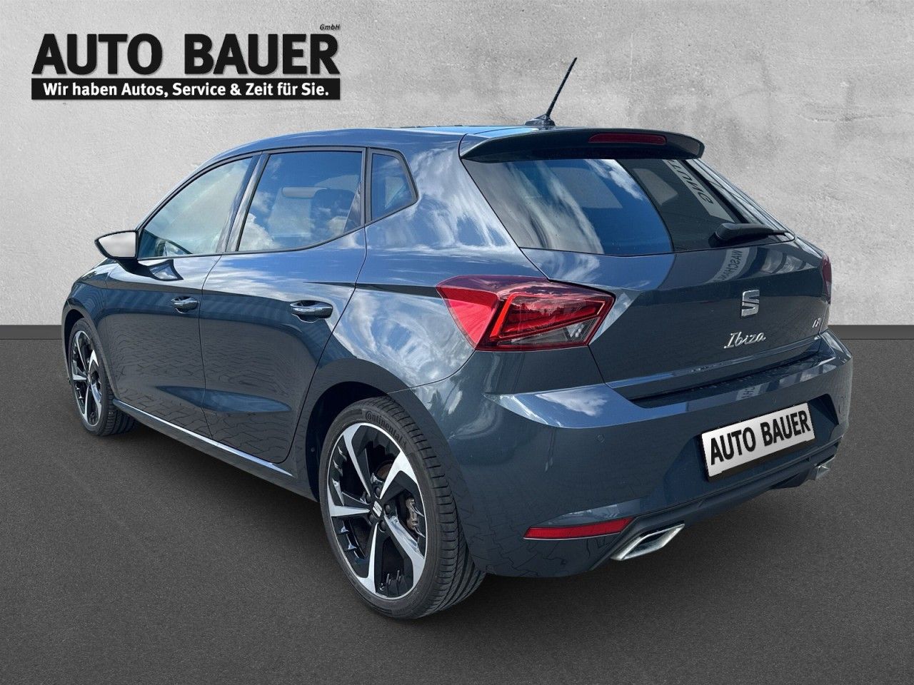 Fahrzeugabbildung SEAT Ibiza FR 1.0 TSI 81 kW (110 PS) 7-Gang-D - mit KI generiert/bearbeitet