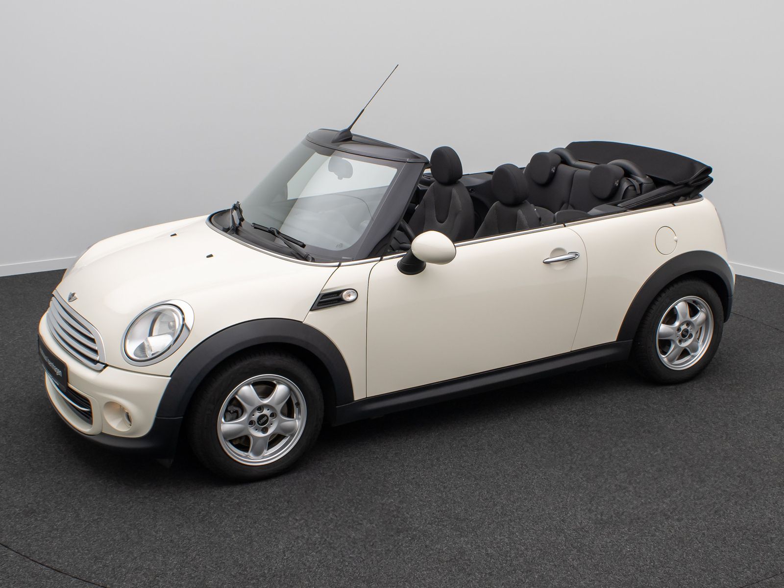 Fahrzeugabbildung MINI Cooper Cabrio PDC Lederlenkrad Sitzhzng MP3 LM