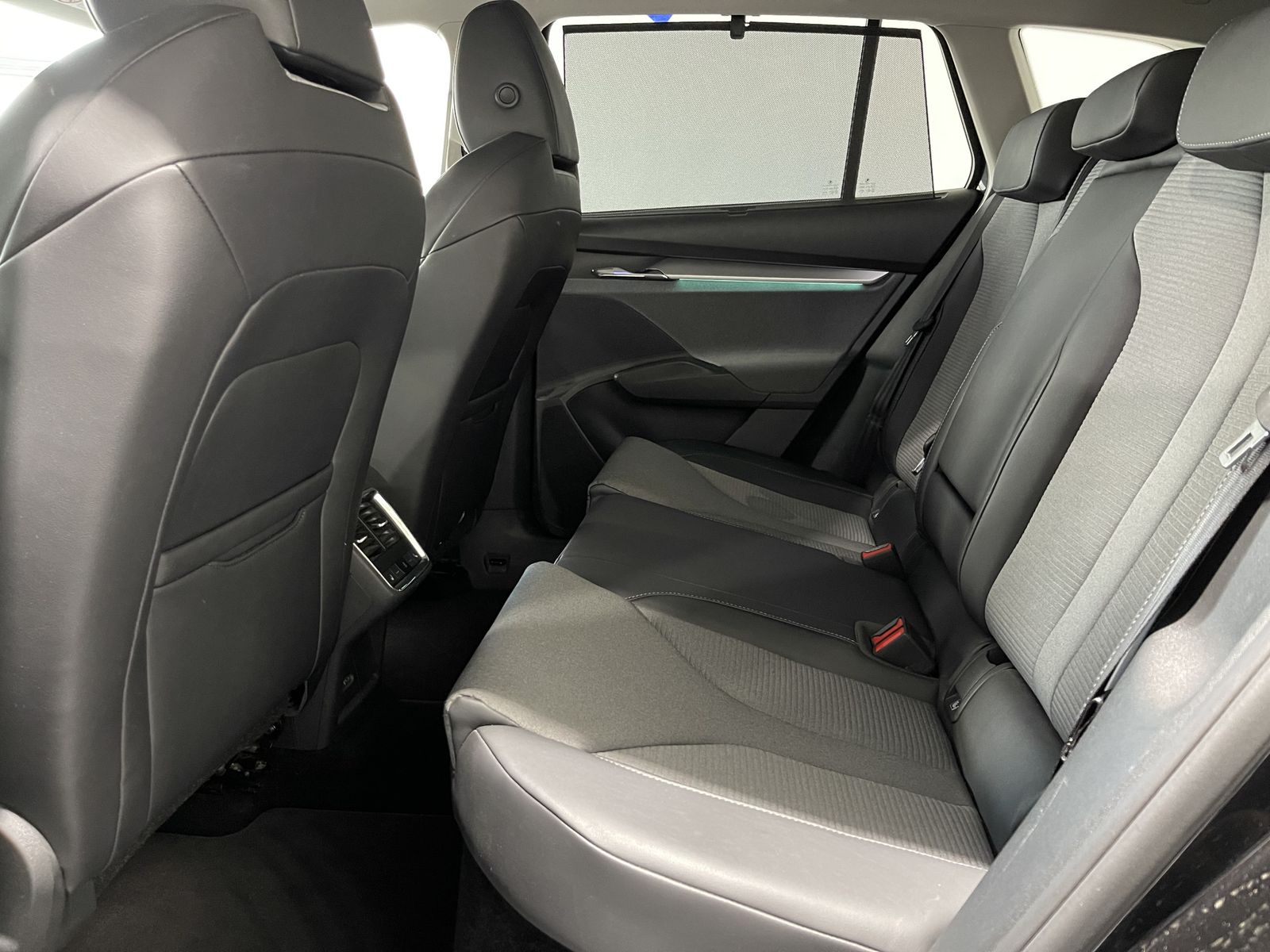 Fahrzeugabbildung SKODA Enyaq 60 Loft*LED-Matrix*Cam*WP*Navi*21Zoll*
