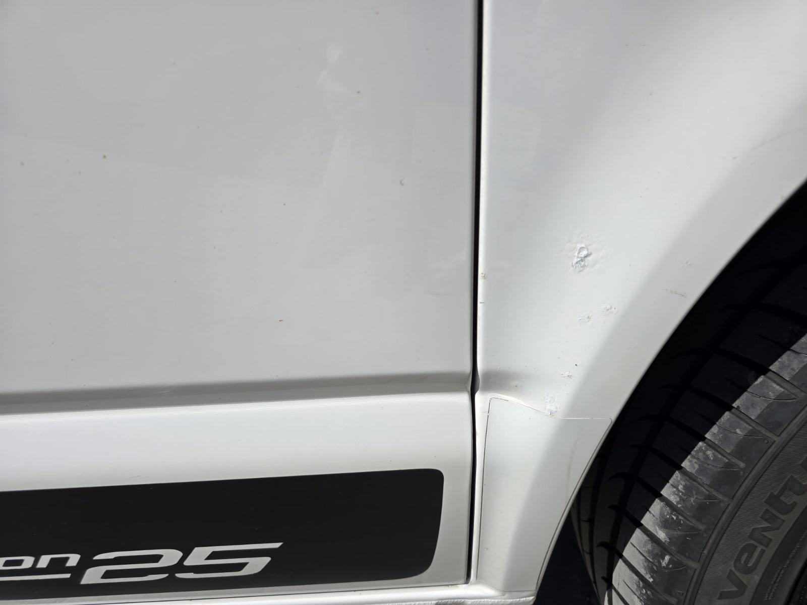 Volkswagen T5 Transporter Bus Multivan Edition 25