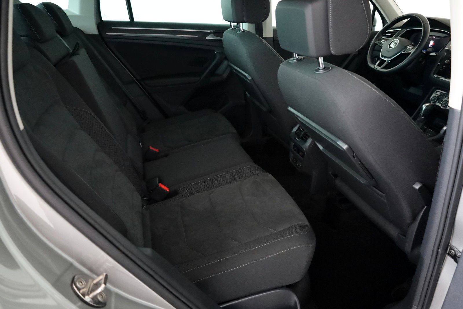 Fahrzeugabbildung Volkswagen Tiguan Highline 4M Navi,LED,PanDach,ACC,360°