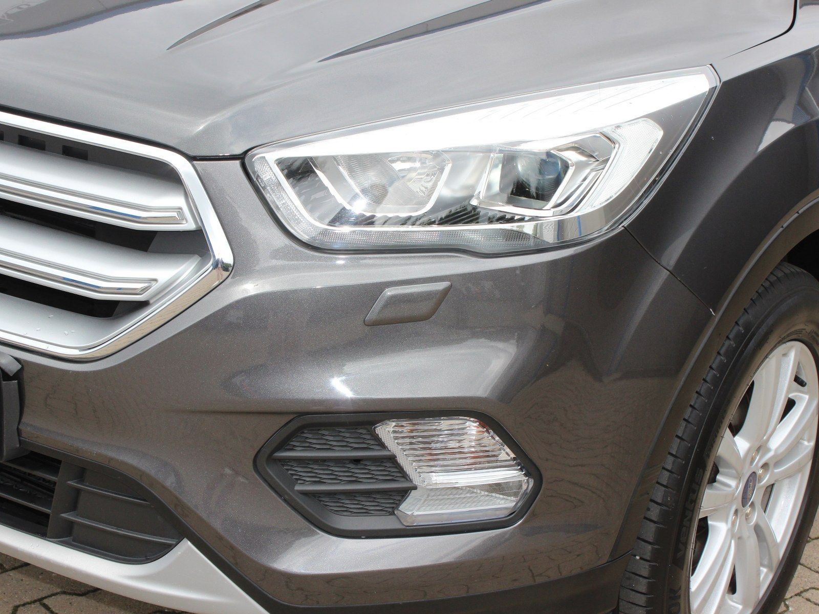 Fahrzeugabbildung Ford Kuga Cool & Connect 1,5 EcoBoost 4x2
