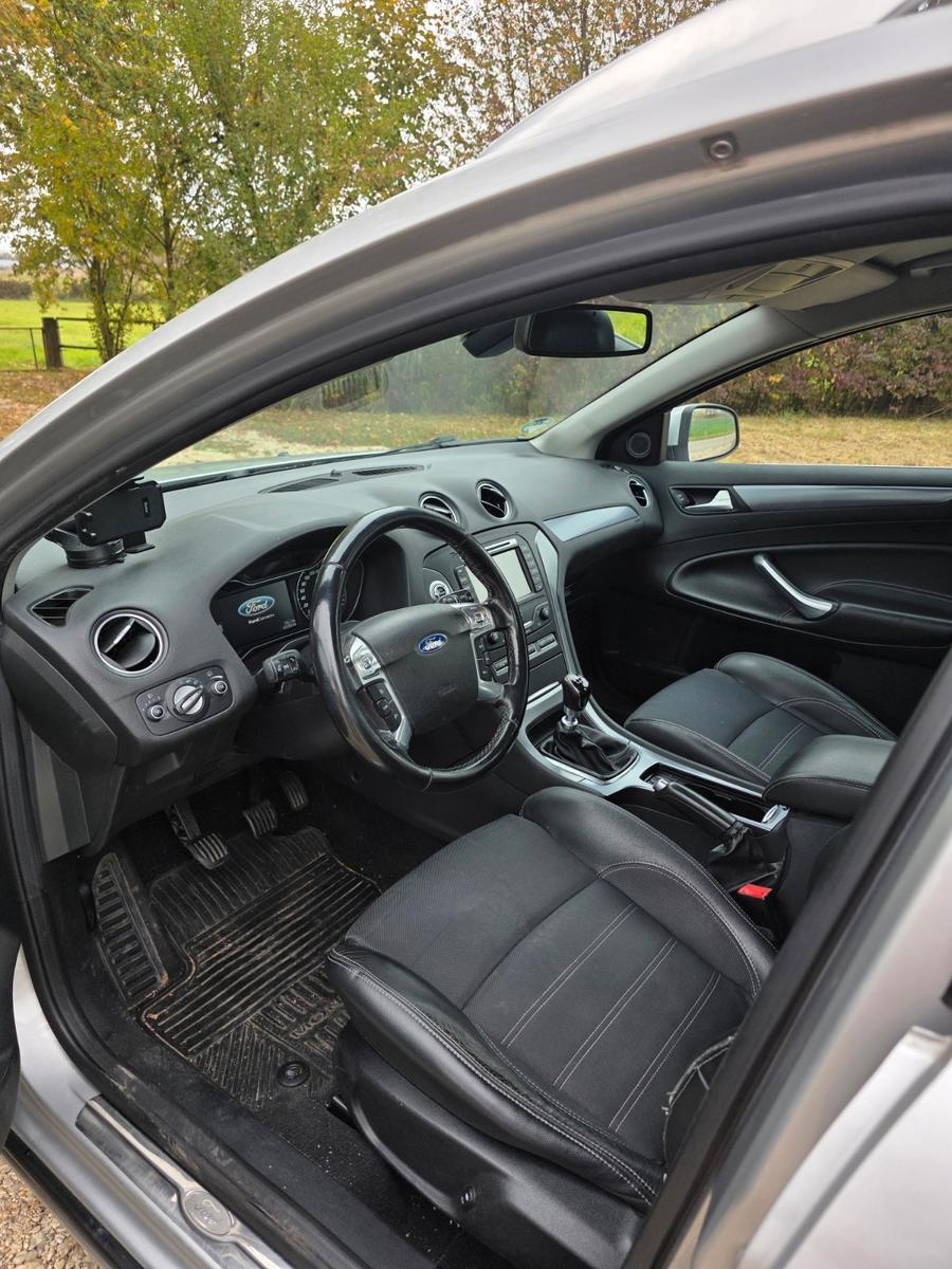 Ford Mondeo 2012 — photo 7