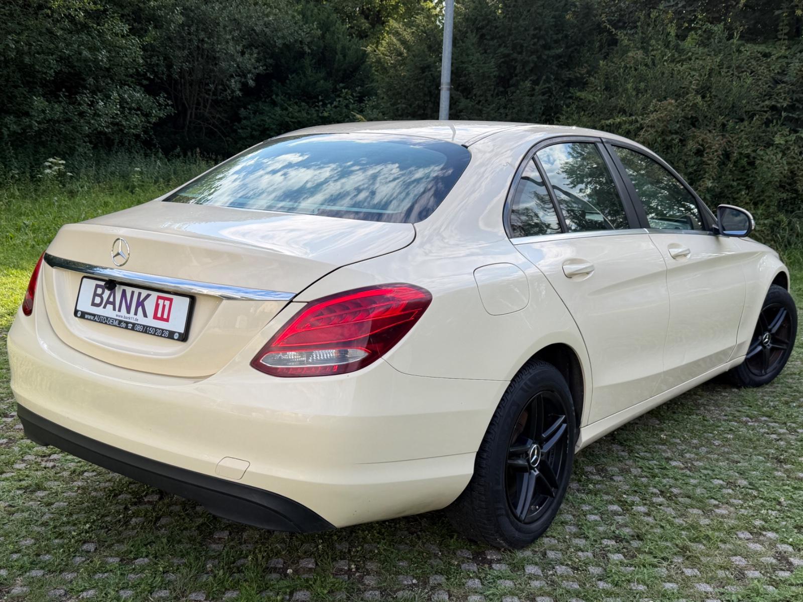 Mercedes-Benz C220d Lim. *Avantgarde *Leder *Navi *Kamera *SHZ