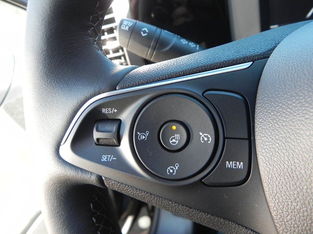 Fahrzeugabbildung Opel Mokka 1.5D ELEGANCE LED/17"ALU/KAMERA/SHZ/LHZ