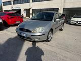Ford Focus 1.8 TDDi cat 5p. Ghia - Ford Focus aus 2001: Ghia