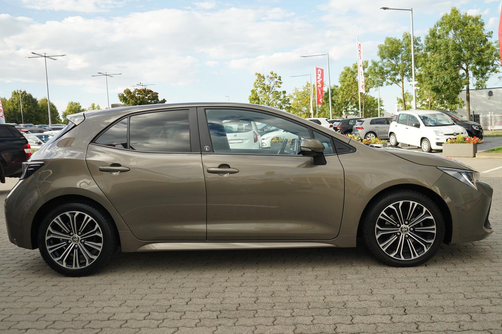 Toyota Corolla 1.2 Team D LED Navi ACC Totwinkel AHK, миниатюра 3