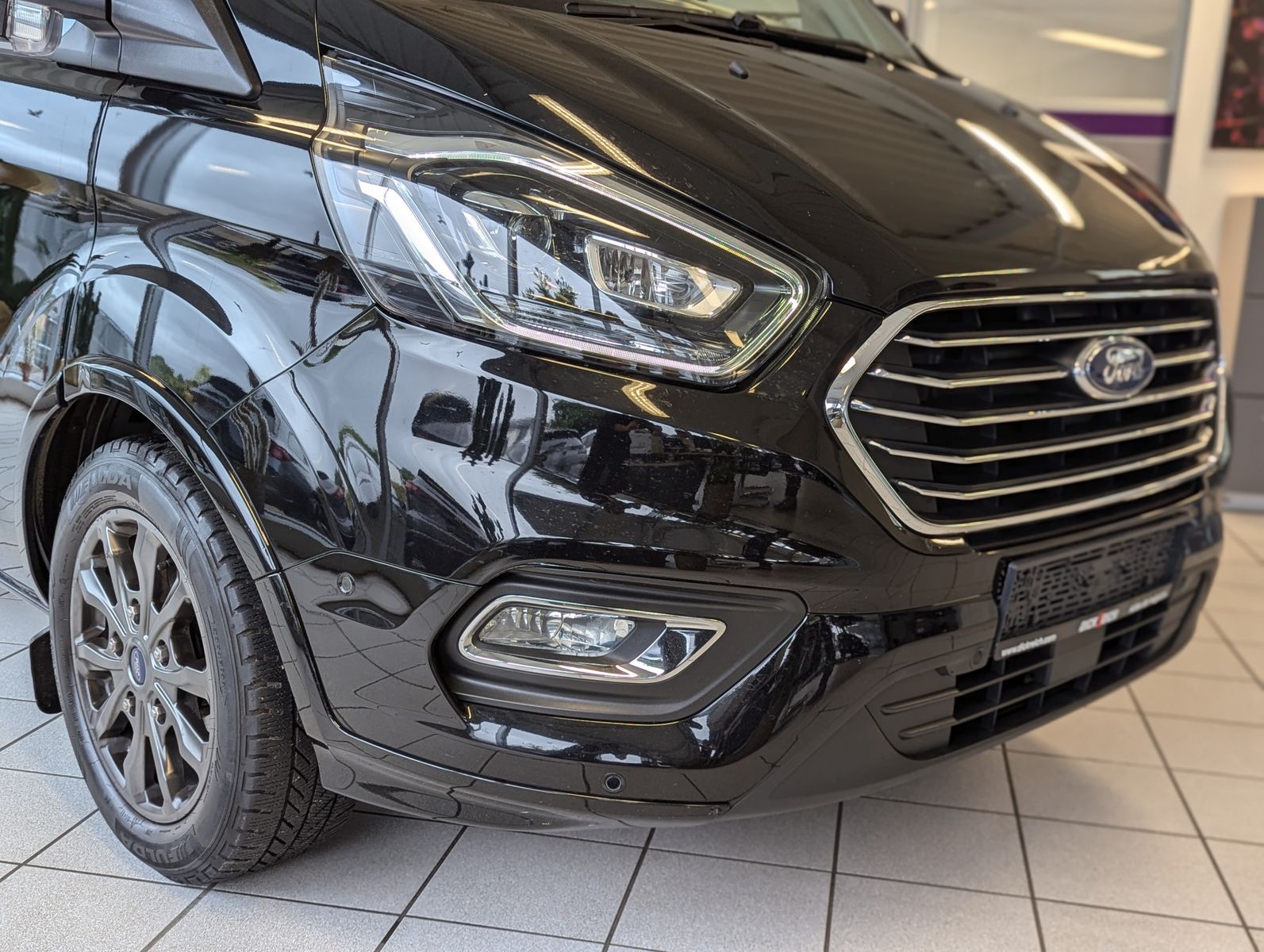 FORD Tourneo Custom 320 L2 Titan. 9-Sitze ACC Cam AHK - Image 8