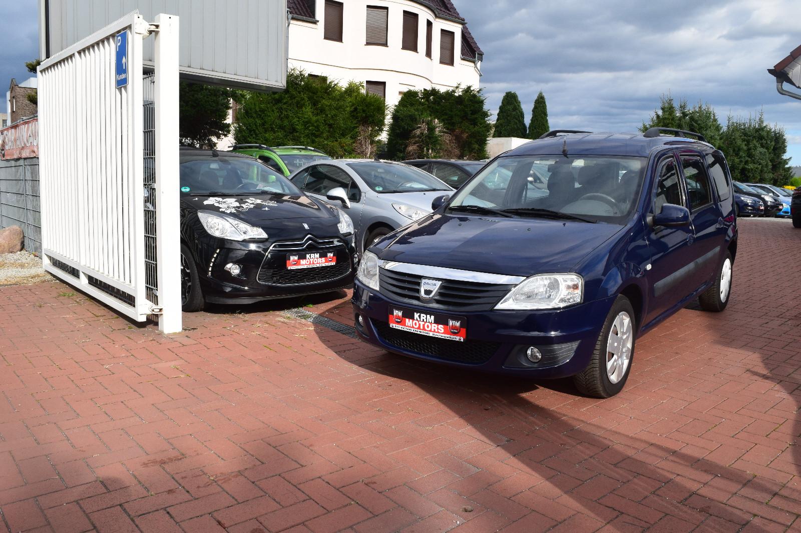 Dacia Logan 2013 — rear view