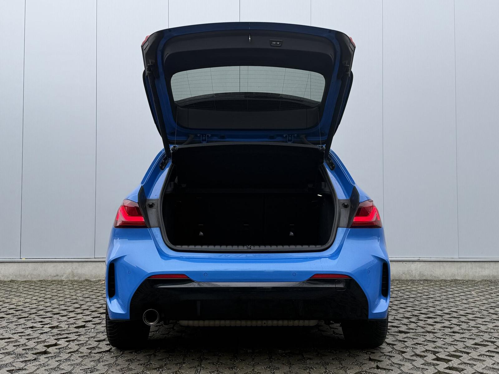 BMW 118 i M Sport SHADOW PANO HEAT MEMORY 17", миниатюра 24