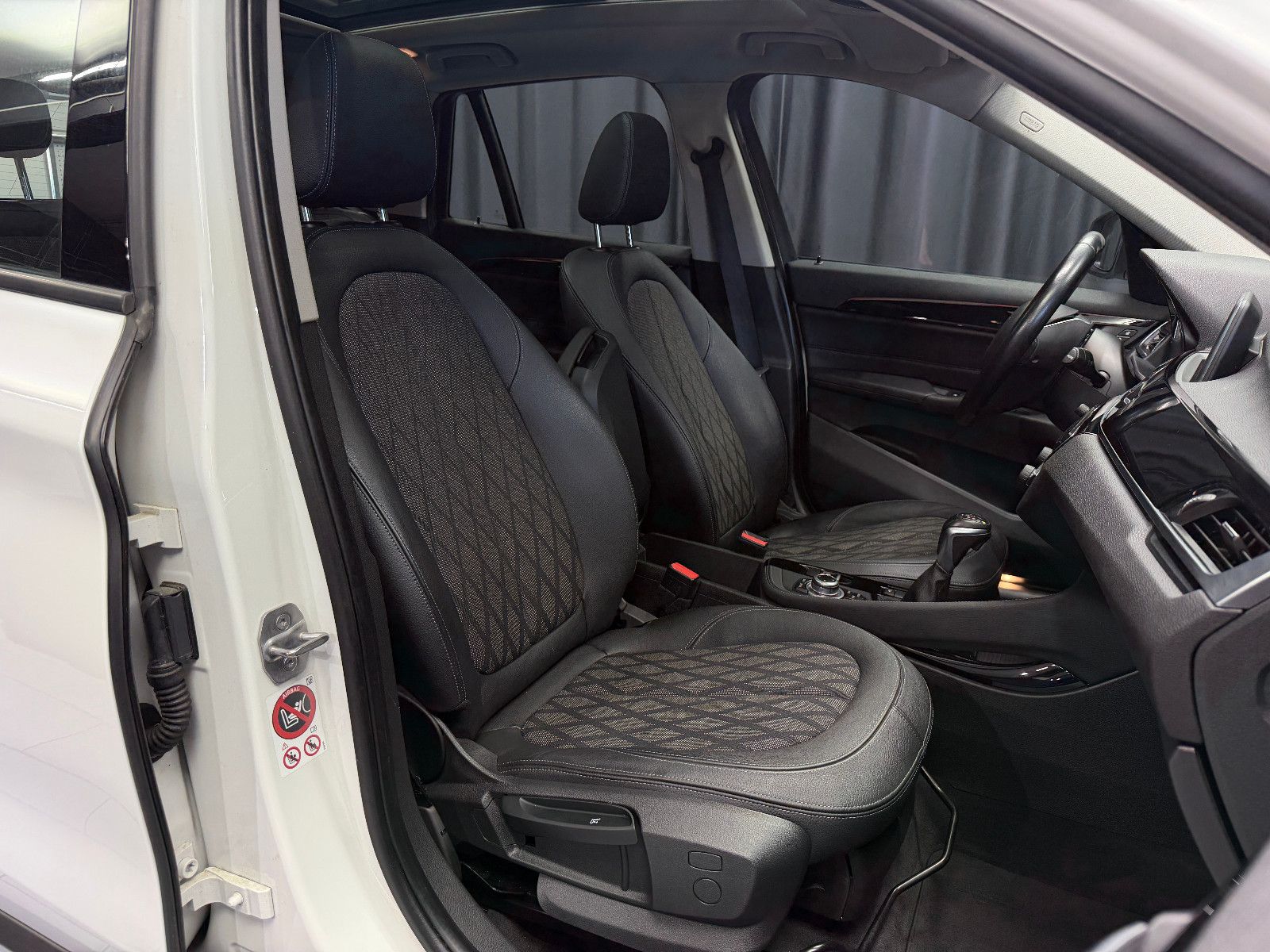 Fahrzeugabbildung BMW X1 xDrive 20 d xLine|AHK|PANO|PDC|NAVI|AUTOMATIK