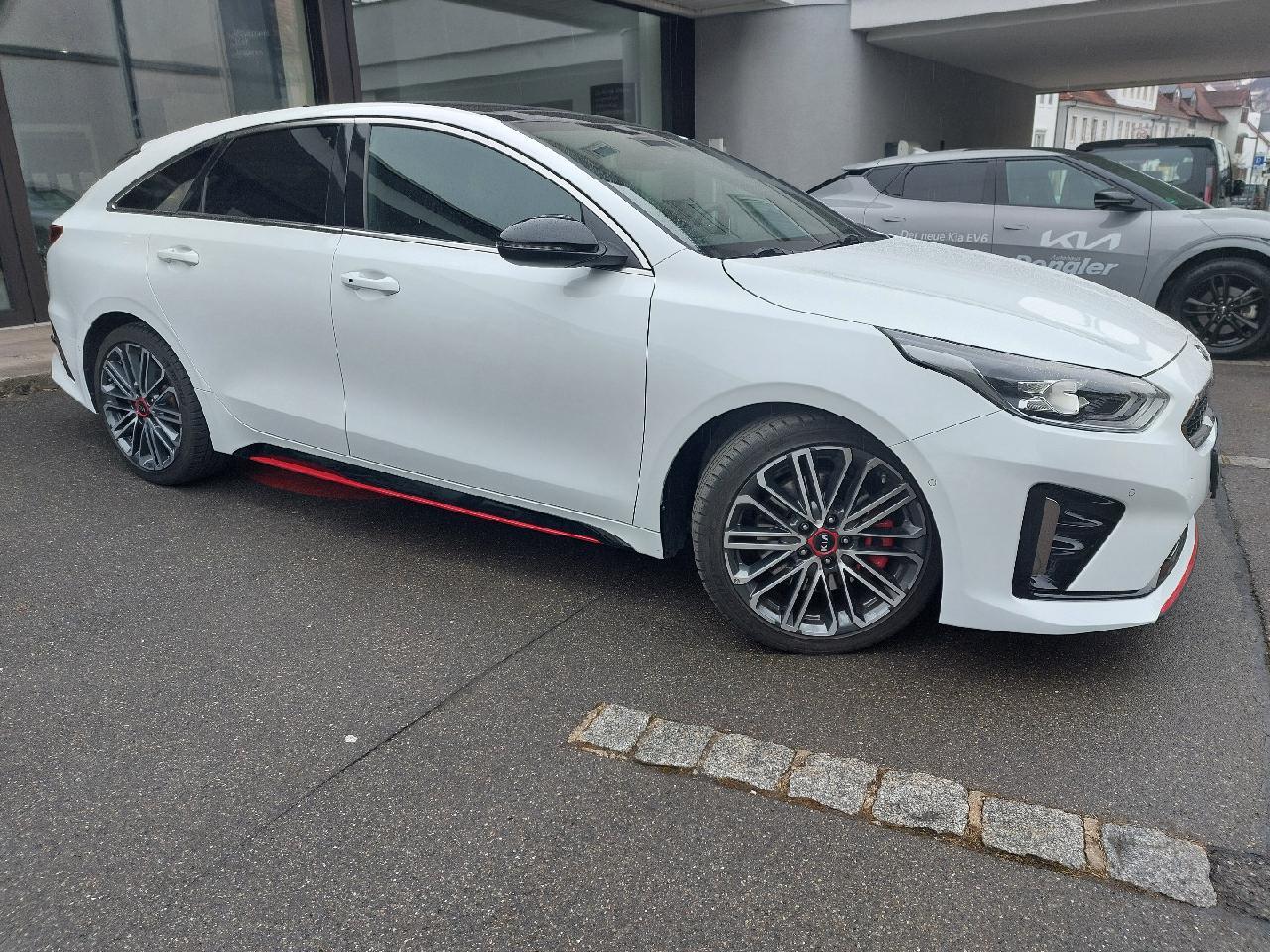 Kia ProCeed 1.6 T-GDI GT DCT /Navi/Glasdach/Garantie