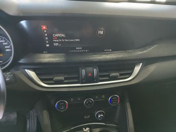 Alfa-Romeo Stelvio - 10