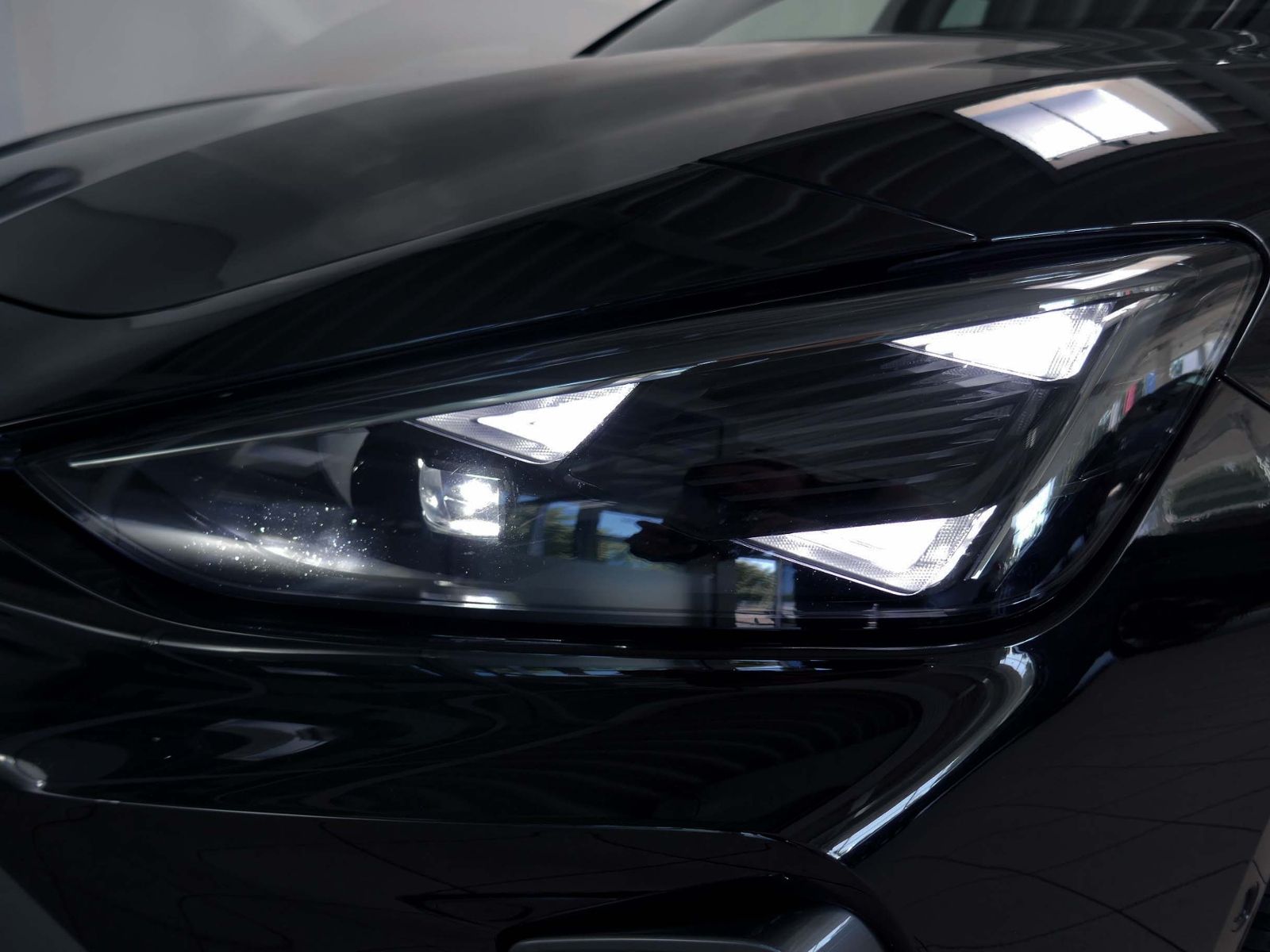 Fahrzeugabbildung CUPRA Leon SP 1.5 eTSI | LED RFK ACC Navi