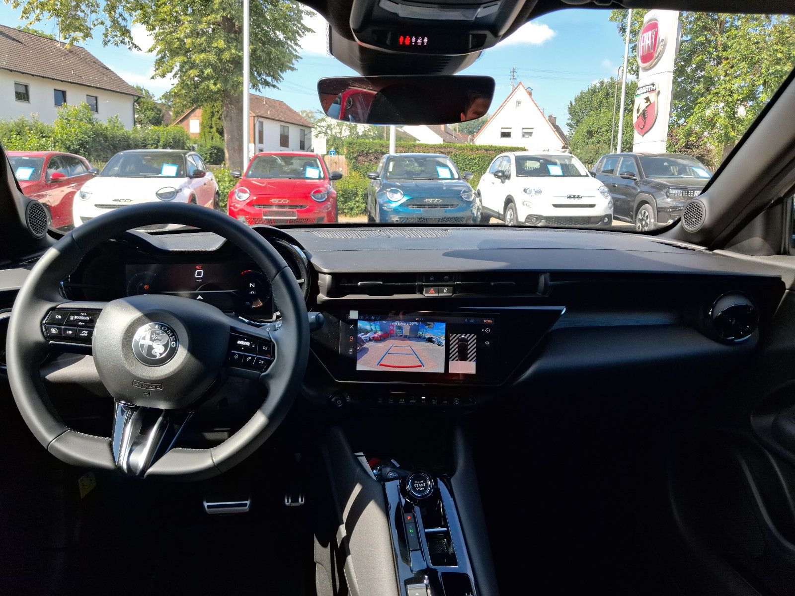 Fahrzeugabbildung Alfa Romeo Junior Ibrida 1.2 VGT 48V-Hybrid 107 kW ti
