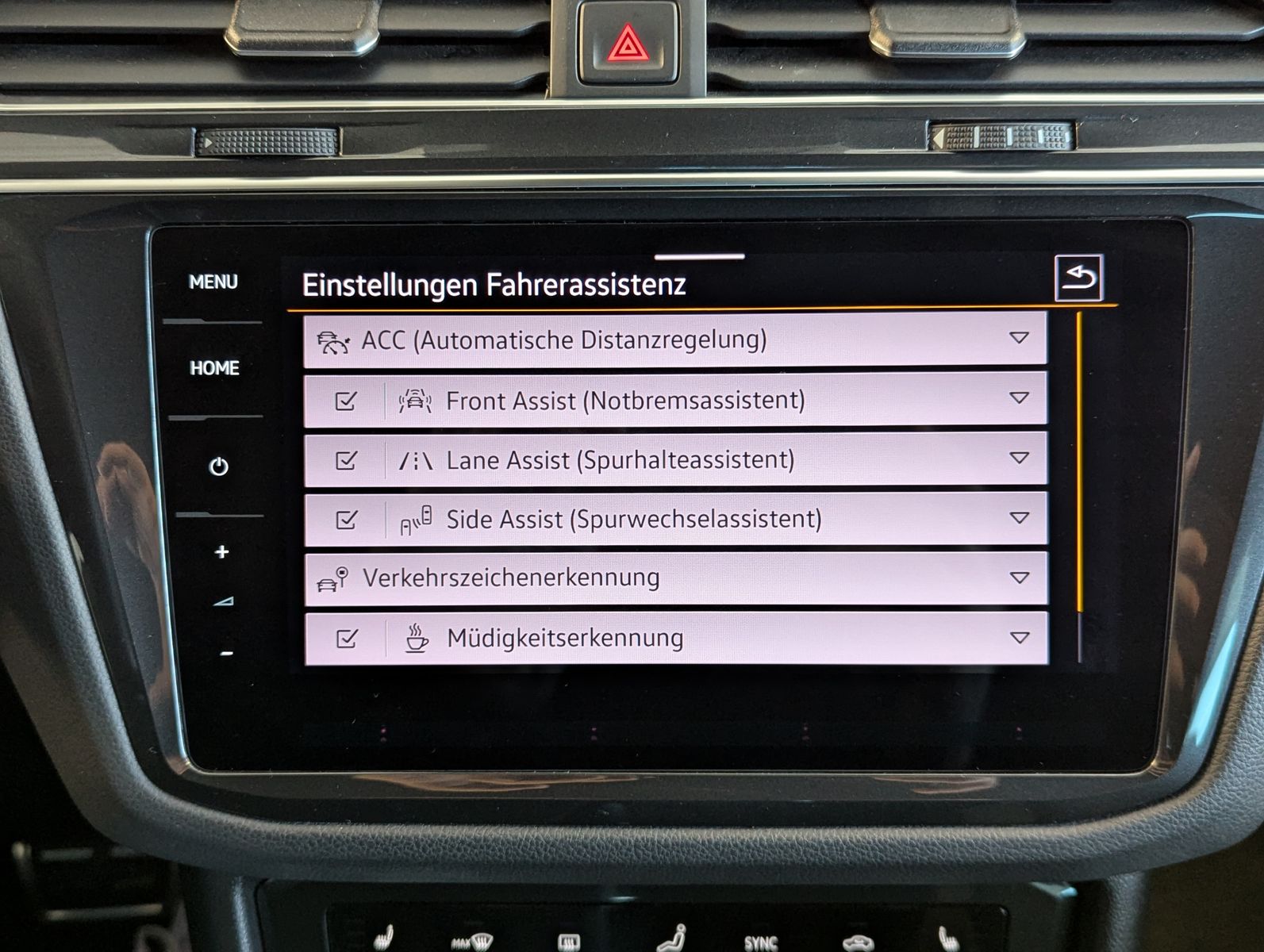 VW Tiguan R-Line eHybrid Matrix Kamera DCC ACC 20" - Image 26