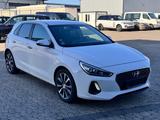 Hyundai i30 Premium 1.6d 100kW  LED  Kamera  Leder - PDC - Hyundai i30 Premium mit Diesel-Antrieb